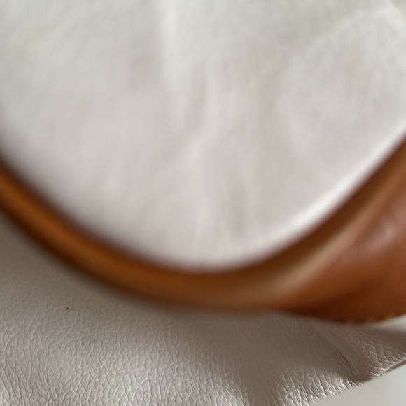 Unisa white and tan leather crossbody bag with an adjustable strap - Picture 10 of 14
